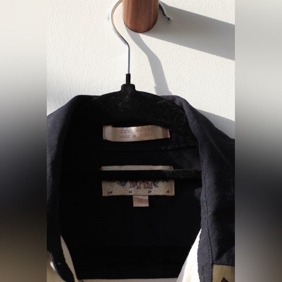 Floral Casual Button Down - Picture 4 of 8